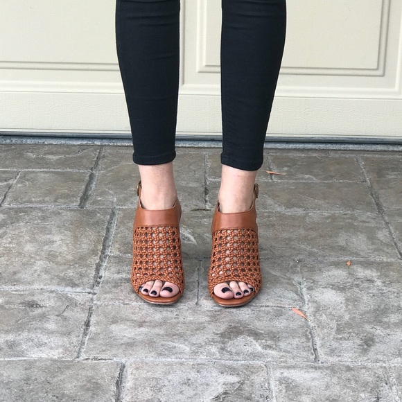 NIB Cognac Woven Block Heel Slingback Sandal - Picture 2 of 5